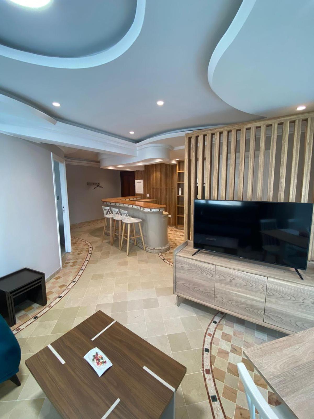 Crescent Of The Luxury Apartmán *